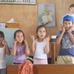 Children leading the song "Be Careful Little Eyes What You See" (in Spanish, of course) in the Santa Isabel VBS (with Vanessa Rubingh playing the keyboard)